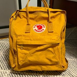 Pre-loved fjallraven kanken, ochre